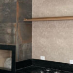 Parede sem graça? Veja como o adesivo certo pode transformar qualquer ambiente em minutos